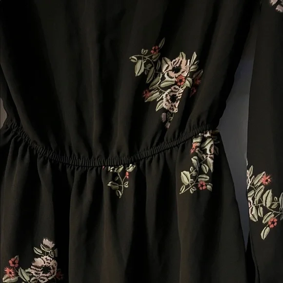 Streetwear Society Black Floral Blouse - Picture 6 of 6